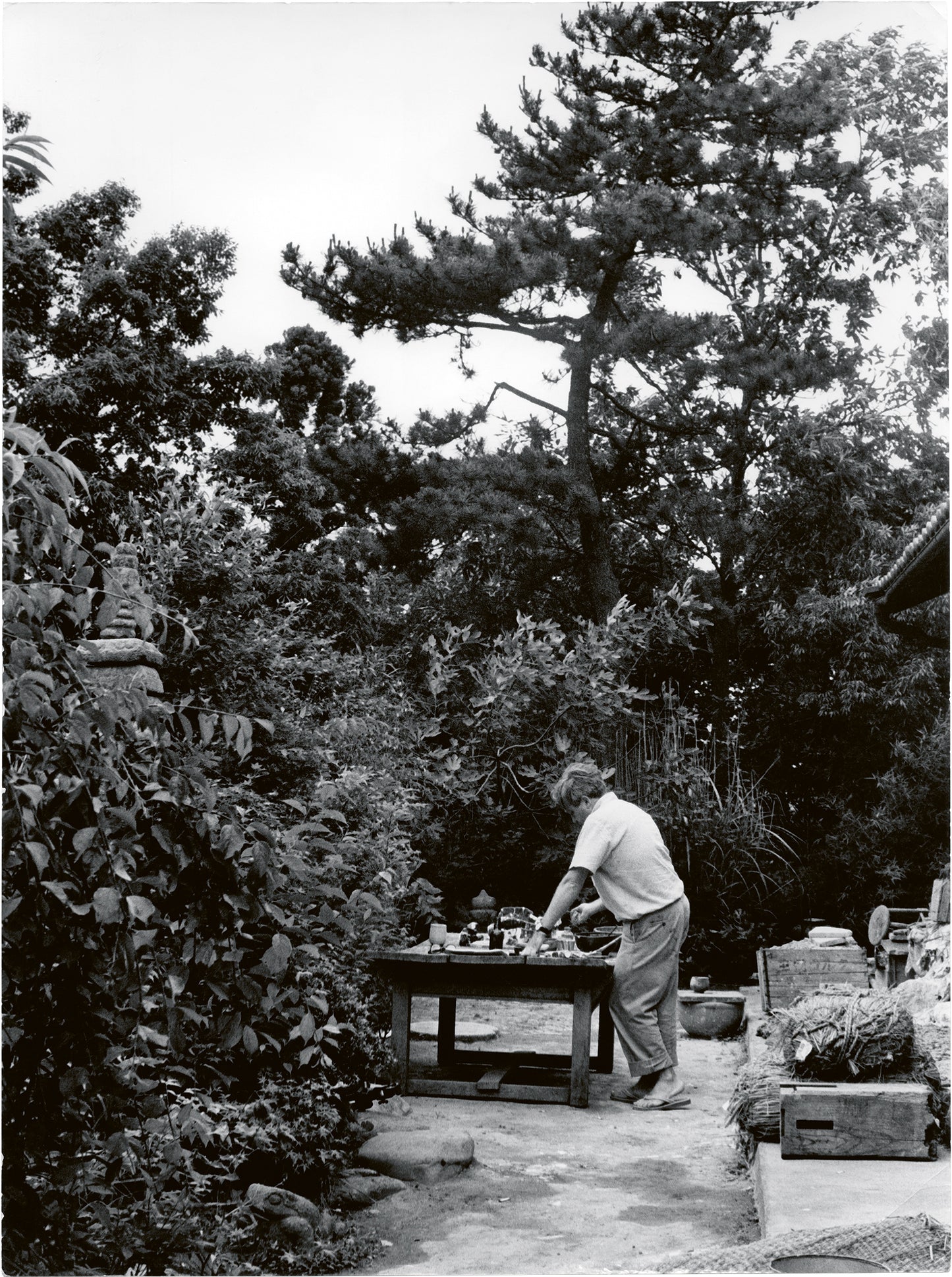 The Space of Effusion: Sam Francis in Japan